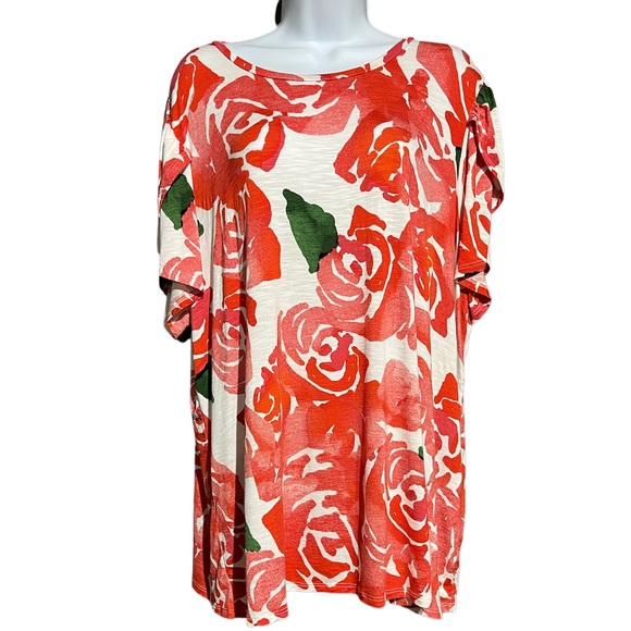 LuLaRoe Tops - LuLaRoe floral blouse